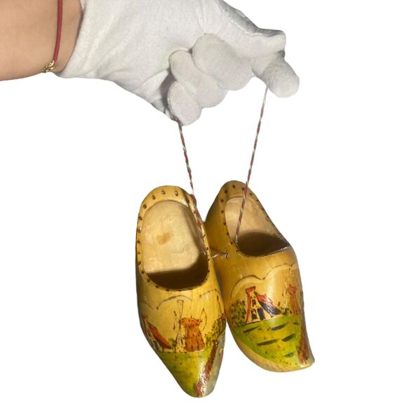 Vintage Dutch Clogs Klompen Hand Carved Wood Holland Souvenir Decor Traditional - Picture 9 of 10